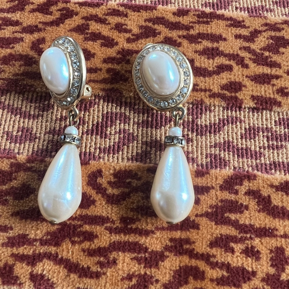 Elegant Gold and Cream Drop Earrings
